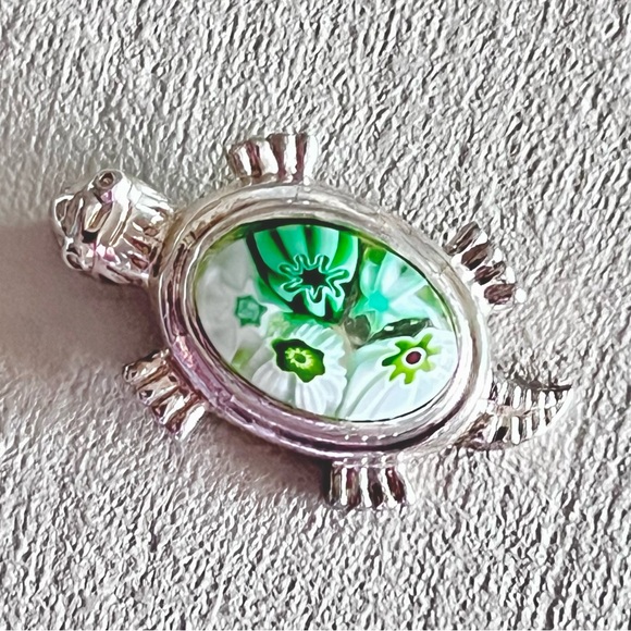 Vintage Murano Green and White Turtle Millefiori Pendant - Picture 4 of 4